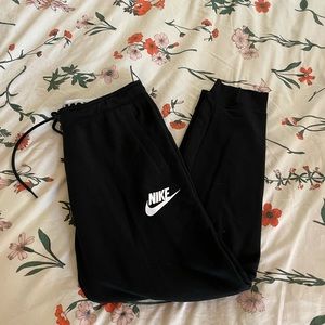 women’s nike sweatpants